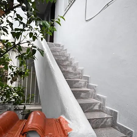 Apartamento 1 *